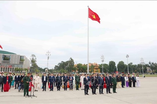 Các điển hình tiêu biểu toàn quốc báo công dâng Bác