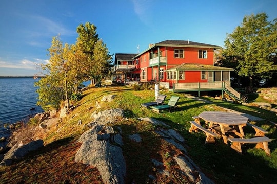 Những hòn đảo biệt lập với giá thuê vài triệu đồng, sống như giới nhà giàu