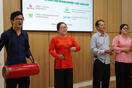 Làng nghề trăm tuổi 'trở mình' thành hệ sinh thái kinh tế bền vững