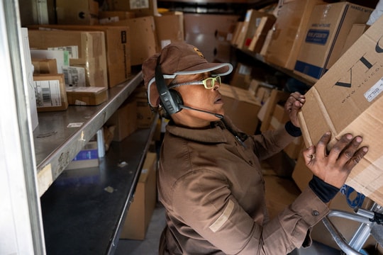 'Giao hàng hỏa tốc' ô nhiễm thế nào?