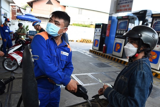 Giá xăng về sát 19.000 đồng một lít