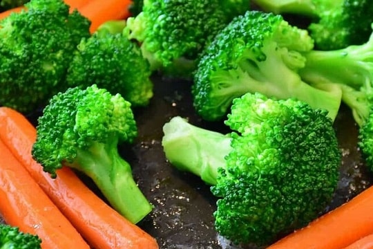 Chần rau làm mất hết chất dinh dưỡng?