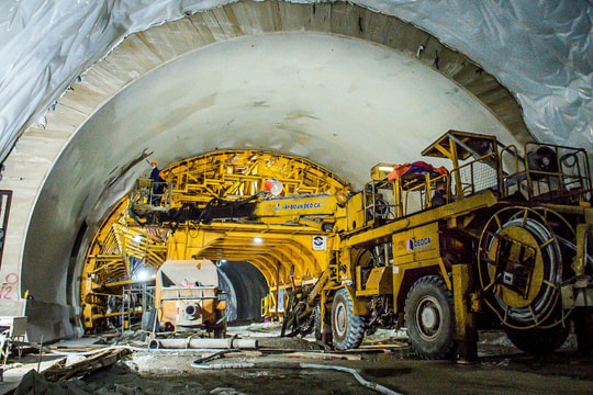 33 tháng vượt địa chất xấu để thi công hầm Bình Đê