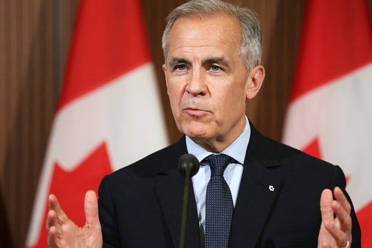 Thủ tướng Canada bị chê vì viết kiểu Anh - Anh