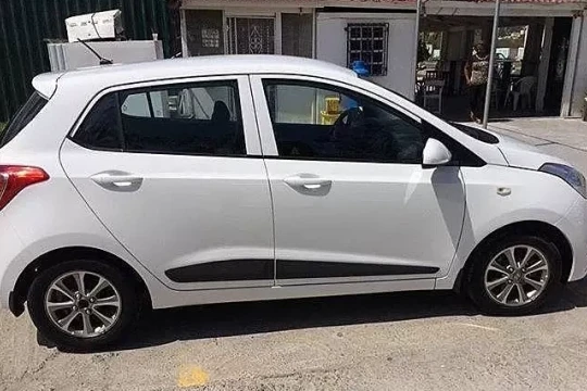 Hyundai i10 2016 giá 215 triệu nên bán?