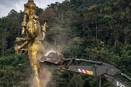 Campuchia chỉ trích Thái Lan phá tượng thần Hindu ở biên giới