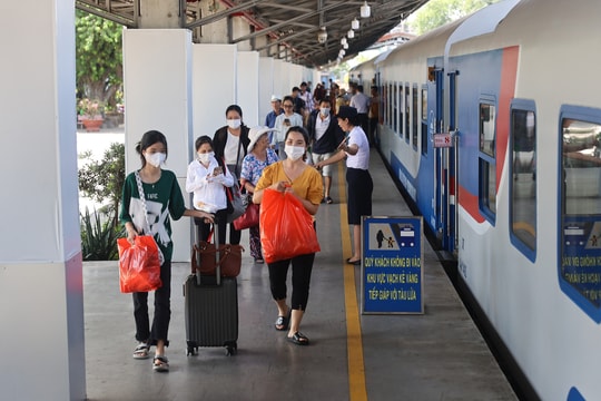 Tàu hỏa, xe khách tăng chuyến dịp Tết Dương lịch