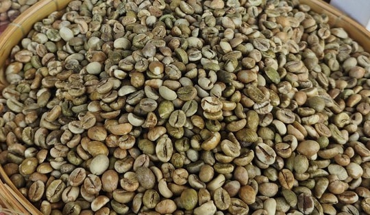 Giá cà phê hôm nay 25-12: Tăng phiên thứ 3, Việt Nam "một mình một chợ"