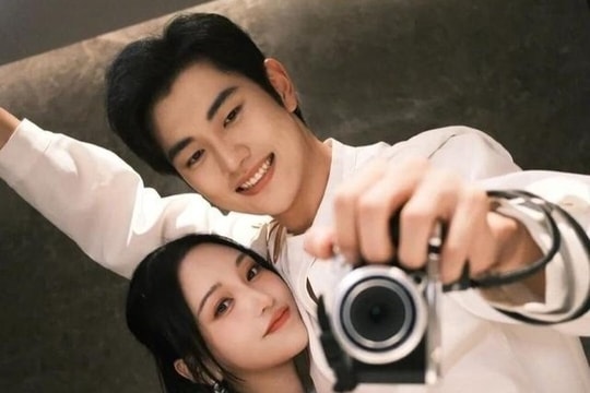 Diễn viên Kim Sa được bạn trai kém 19 tuổi cầu hôn