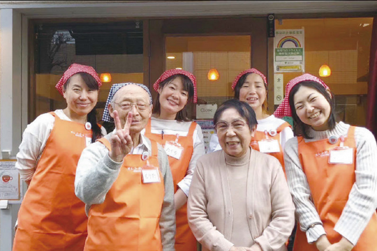 Khi người già sa sút trí tuệ trở thành nhân viên của một quán cà phê