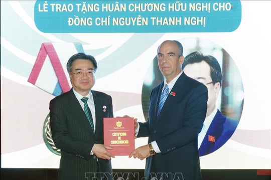 Nhà nước Cuba trao tặng Huân chương Hữu nghị cho Trưởng Ban Chính sách, chiến lược Trung ương Nguyễn Thanh Nghị