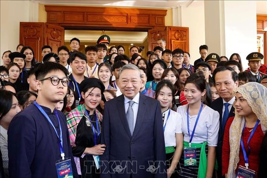 Tổng Bí thư Tô Lâm gặp mặt học sinh, sinh viên, thanh niên dân tộc thiểu số xuất sắc, tiêu biểu