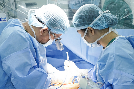 Hẹp mạch máu nuôi tim do xơ vữa tích tụ