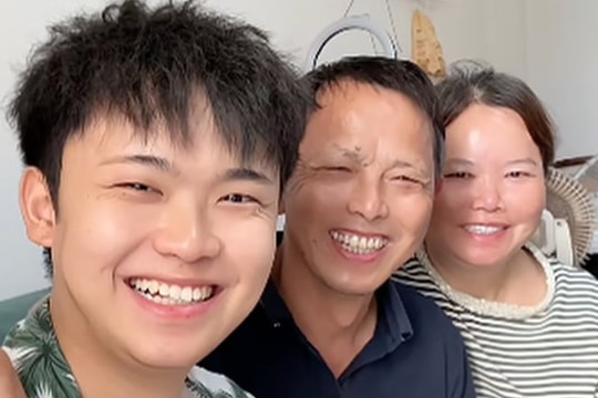 Bán nhà, nghỉ việc để về với cha mẹ đẻ sau 21 năm bị bắt cóc