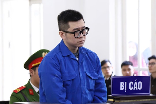 Hoãn xét xử người đánh tới tấp phụ nữ ở chung cư vì vắng ba luật sư