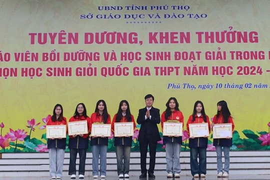 Băn khoăn vì học sinh giỏi quốc gia không có tiền thưởng