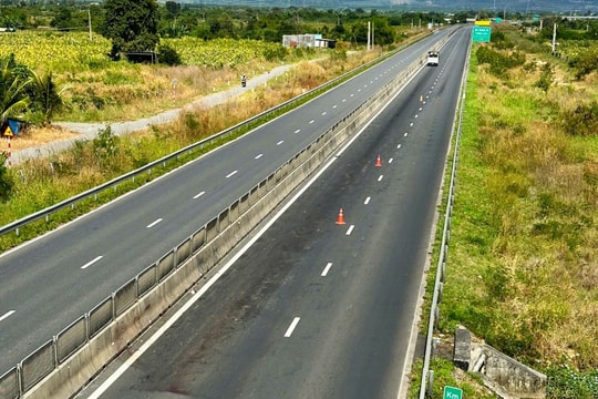 Cánh tay người trên cao tốc Vĩnh Hảo - Phan Thiết