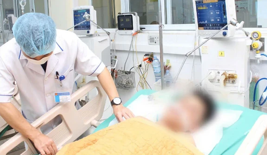 Người đàn ông 26 tuổi nguy kịch vì giải rượu theo cách "lạ đời"