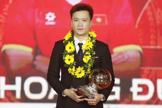 Giữa ồn ào 'vong ân bội nghĩa', dàn sao bóng đá Việt Nam ghi điểm đặc biệt