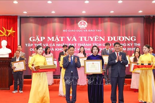 Nhiều bộ, ngành, địa phương khen thưởng người trực tiếp lao động chiếm khoảng 70%