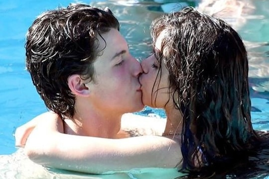 Chồng có sở thích thân mật táo bạo, tôi luôn sống trong tâm thế căng thẳng