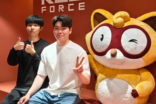 Những 'con nghiện' game đổi đời bằng eSport