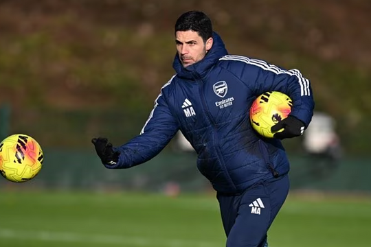 Arteta tránh nói về khả năng ăn bốn của Arsenal