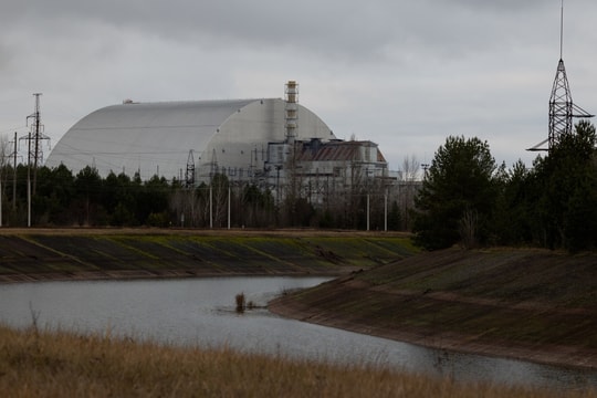 Nỗi lo lá chắn thép trên 'nấm mồ hạt nhân' Chernobyl sụp đổ