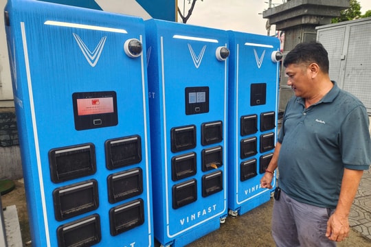 Xe máy điện chờ 'cứu cánh' từ đề xuất 20.000 tủ đổi pin