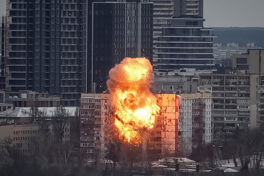 Ukraine tuyên bố chặn loạt tên lửa Kinzhal, Iskander của Nga