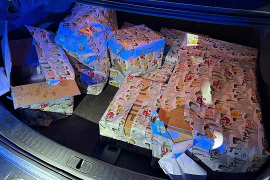 25 kg ma túy đá ngụy trang trong hộp quà Giáng sinh