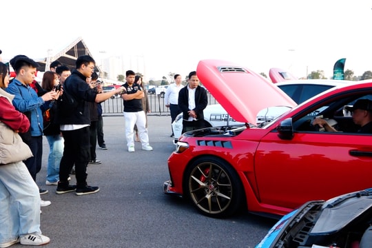 Dàn ôtô thể thao quy tụ tại Vietnam Mobility Show 2025