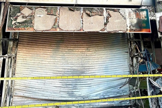 Cháy tiệm điện nước, 4 người trong gia đình tử vong