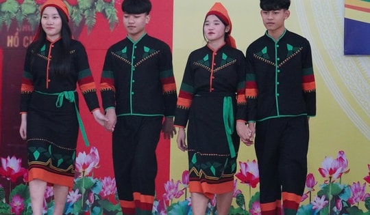 Đồng bào Chứt - một trong những tộc người bí ẩn nhất thế giới - có trang phục truyền thống