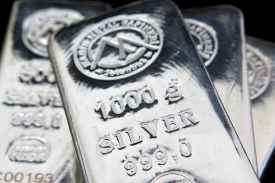Giá bạc được dự báo vượt 100 USD vào năm tới