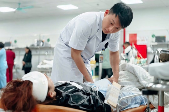 Ca nặng nhất trong vụ lật xe đoàn thiện nguyện đang thở máy tại Việt Đức