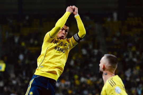 Ronaldo lập cú đúp, giúp Al Nassr thắng 10 trận liên tiếp