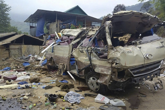 Phút hoảng loạn khi xe chở đoàn thiện nguyện mất phanh khiến 9 người tử vong