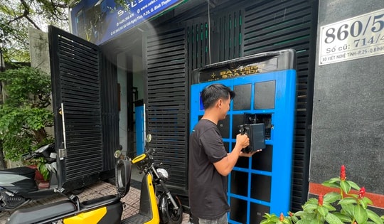 Tủ đổi pin xe máy điện xuất hiện ngày càng nhiều ở TPHCM