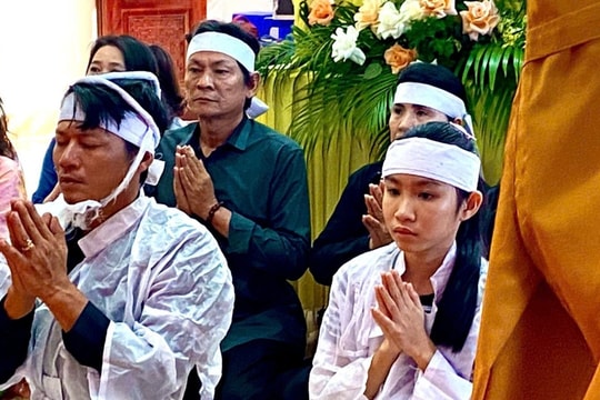 Con trai Thương Tín: 'Hào quang, nỗi đau, sai lầm của ba đã gác lại'