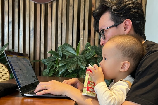 Những sinh viên làm cha mẹ trên giảng đường