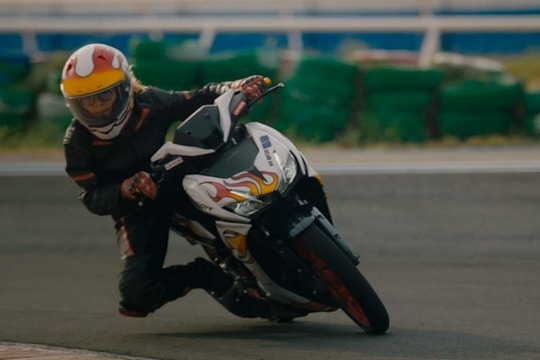 Number 1 kể chuyện người trẻ giữ đam mê trong TVC