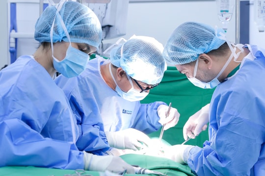 Ung thư tuyến giáp ở tuổi 16