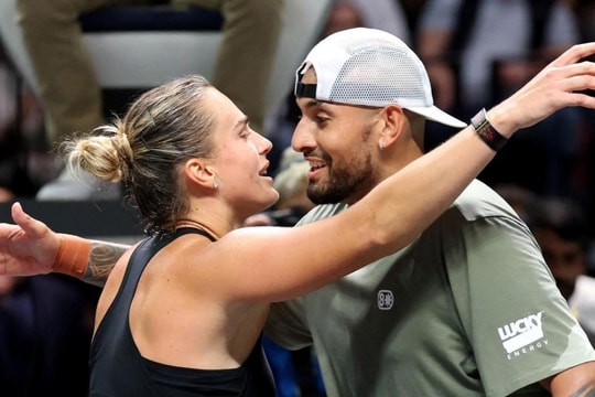 Kyrgios thắng Sabalenka ở 'đại chiến giới tính'