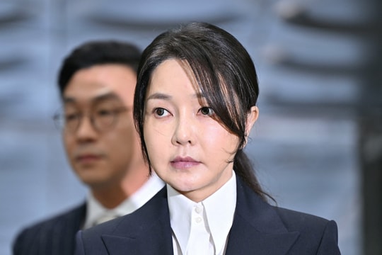 Cựu đệ nhất phu nhân Hàn Quốc bị cáo buộc nhận hối lộ 260.000 USD