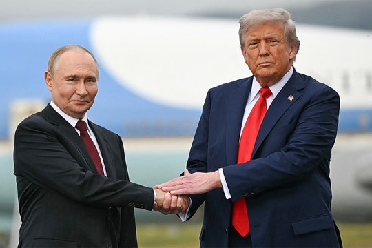 Ông Trump điện đàm với ông Putin trước khi gặp lãnh đạo Ukraine