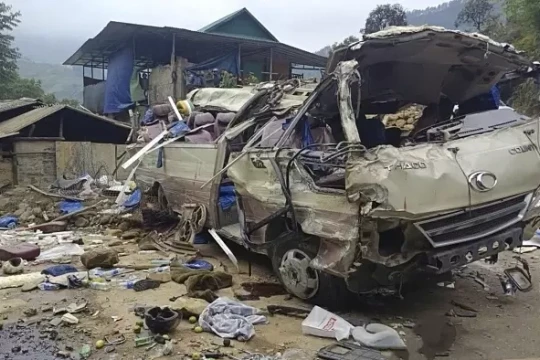 '10 vấn đề nên rà soát sau tai nạn xe khách mất phanh ở Lào Cai'