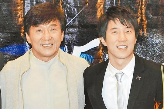 Con trai không còn gọi điện cho Thành Long