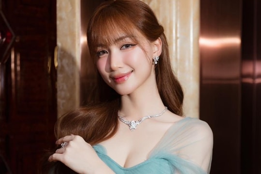 Hòa Minzy áp đảo