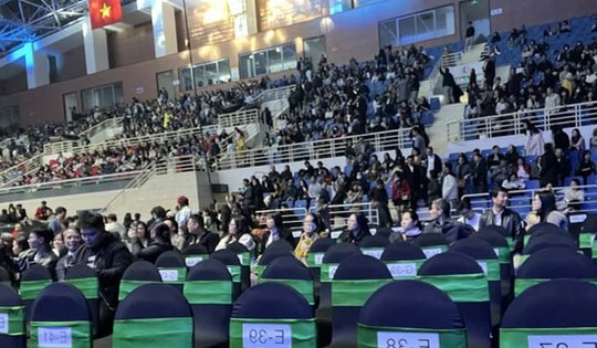 Đêm nhạc 'Về đây bốn cánh chim trời' hủy giờ chót, nghệ sỹ, khán giả bức xúc